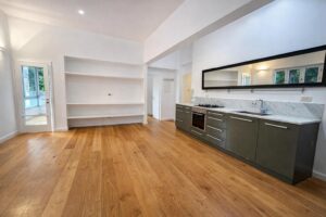 A Charming 3 Room Apt In The Heart