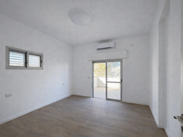 בסוקולוב דירת גג בת 3.5 חד משופצת 6