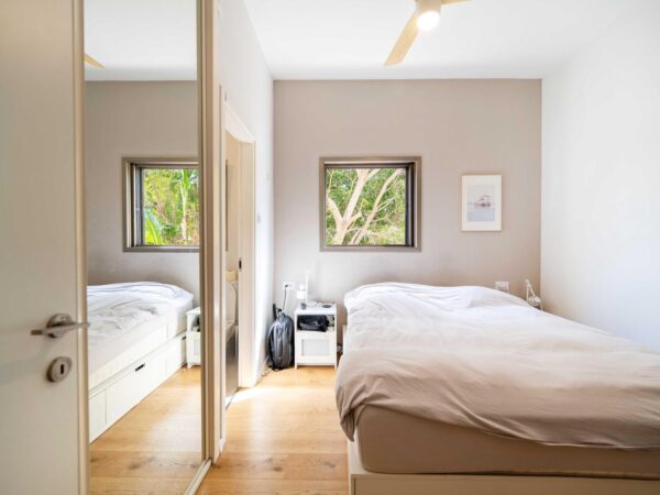 A 4 Room Apt On First line to Park HaYarkon 7