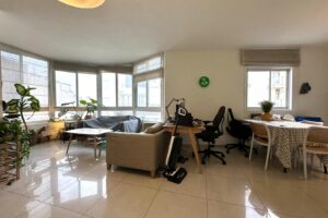 Near The Sea A 3 Room Apt With Parking