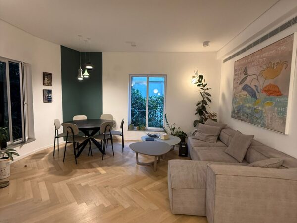 Near Habima Renovated And Quiet 3 Room Apt 4