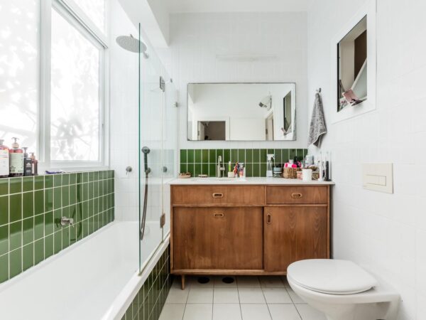 In Lev HaIr A Renovated 4 Room Apt 7