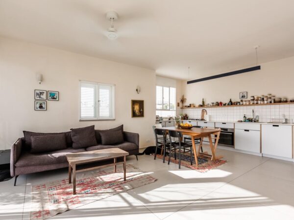 In Lev HaIr A Renovated 4 Room Apt 4