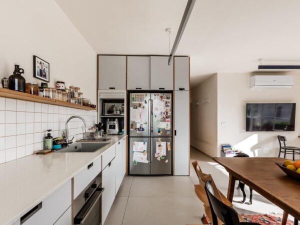 In Lev HaIr A Renovated 4 Room Apt 6