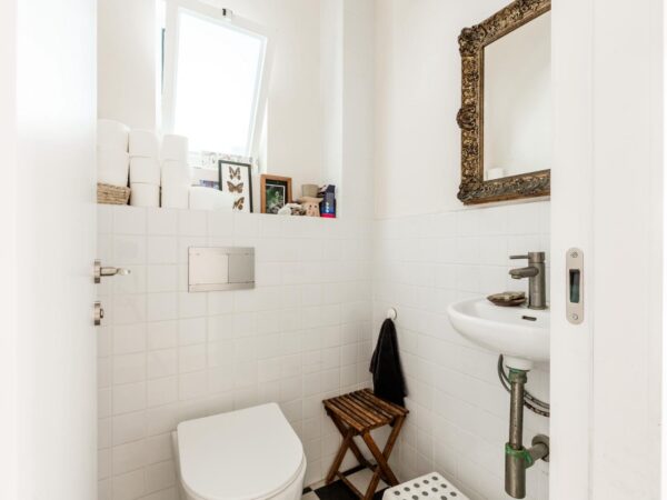 In Lev HaIr A Renovated 4 Room Apt 10