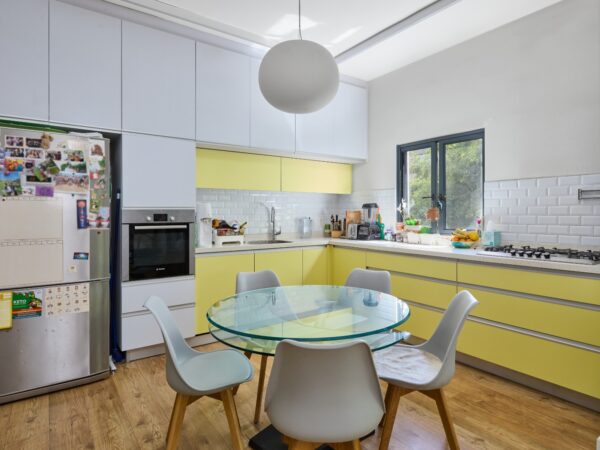 Au cœur de la ville, un appartement 3 pièces rénové 4