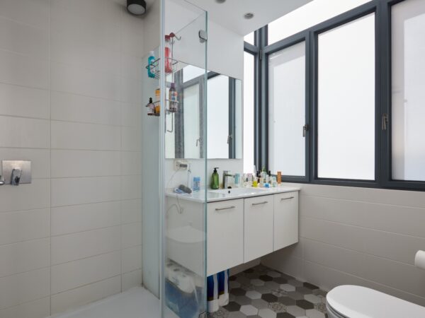 Au cœur de la ville, un appartement 3 pièces rénové 9