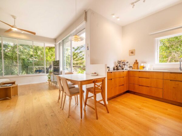 A 4 Room Apt On First line to Park HaYarkon 4