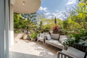 A 4 Room Apt On First line to Park HaYarkon