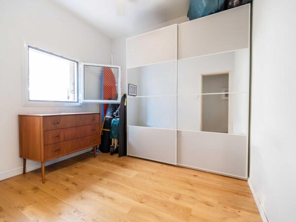 A 4 Room Apt On First line to Park HaYarkon 10