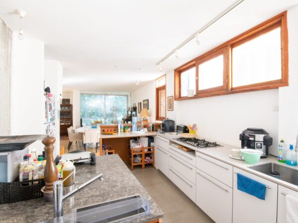 למכירה פנטהאוז ייחודי בשדרות בן גוריון 4