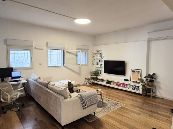 למכירה ברחוב שמריהו לוין דירת 2 חד נהדרת 2