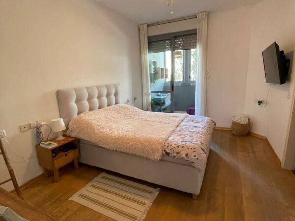 In The City Heart A 3.5 Room Apt With Parking 4