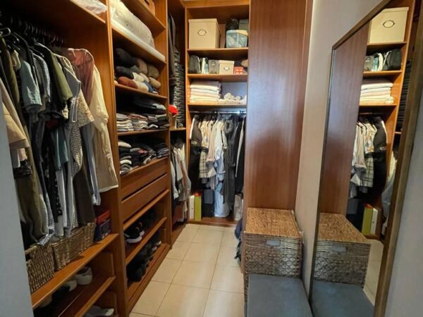 In The City Heart A 3.5 Room Apt With Parking 6