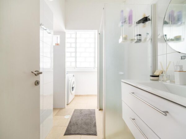 3-Room Apt, Old North – Elevator & Parking 6