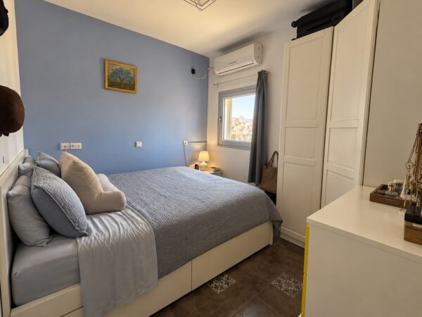 Allenby – 2 Rooms, Elevator & Stunning Views 4